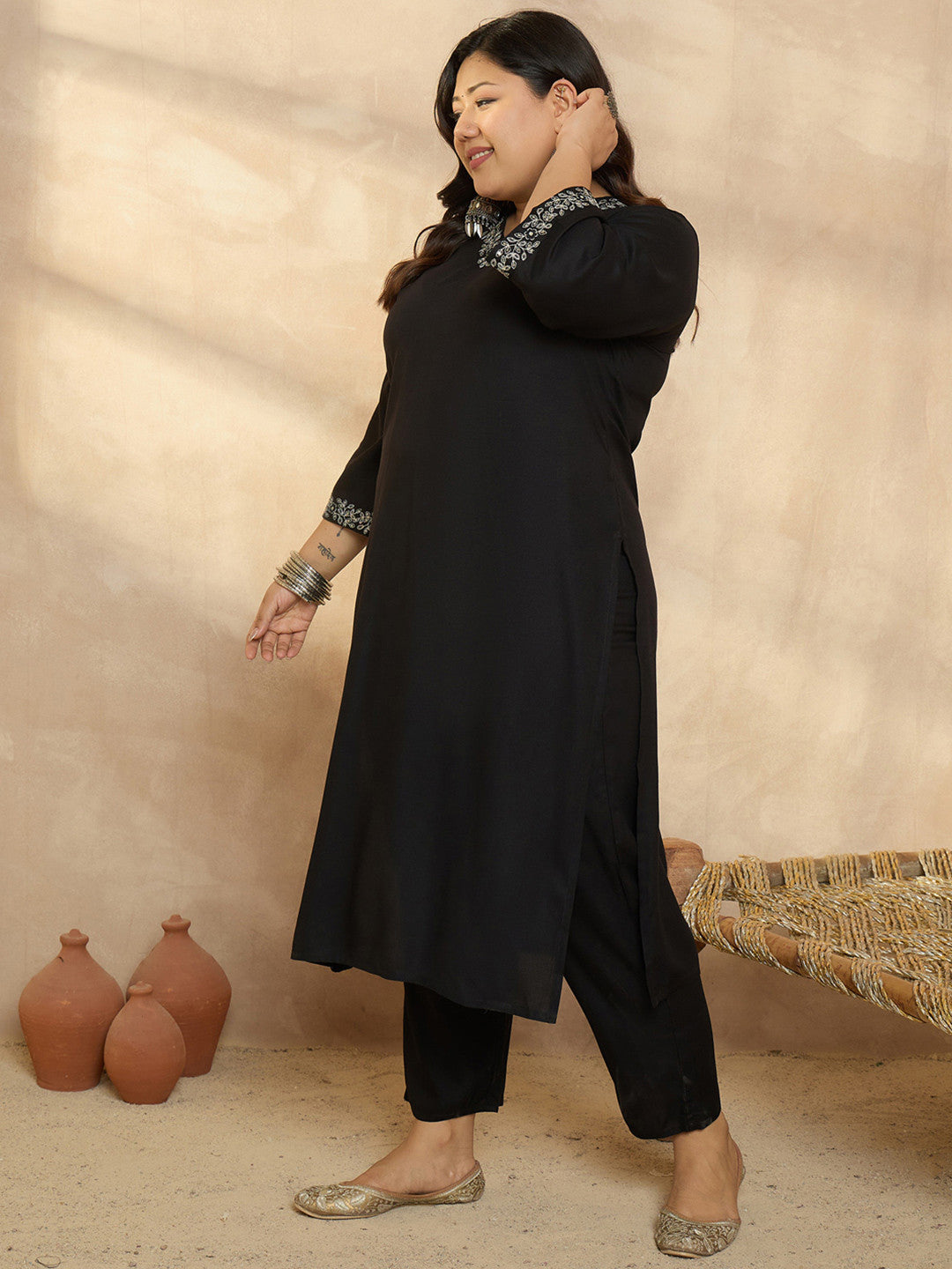 Plus Size Ethnic Motifs Embroidered Regular Thread Work Kurta with Trousers