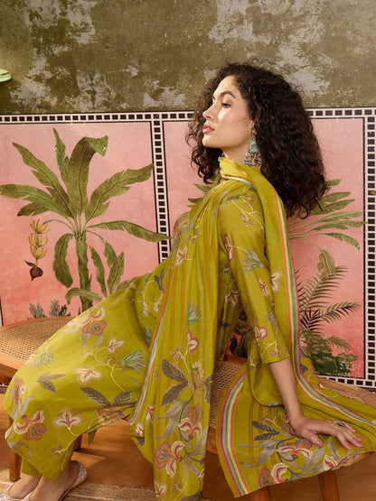 Printed Round Neck Kurta & Trousers With Dupatta