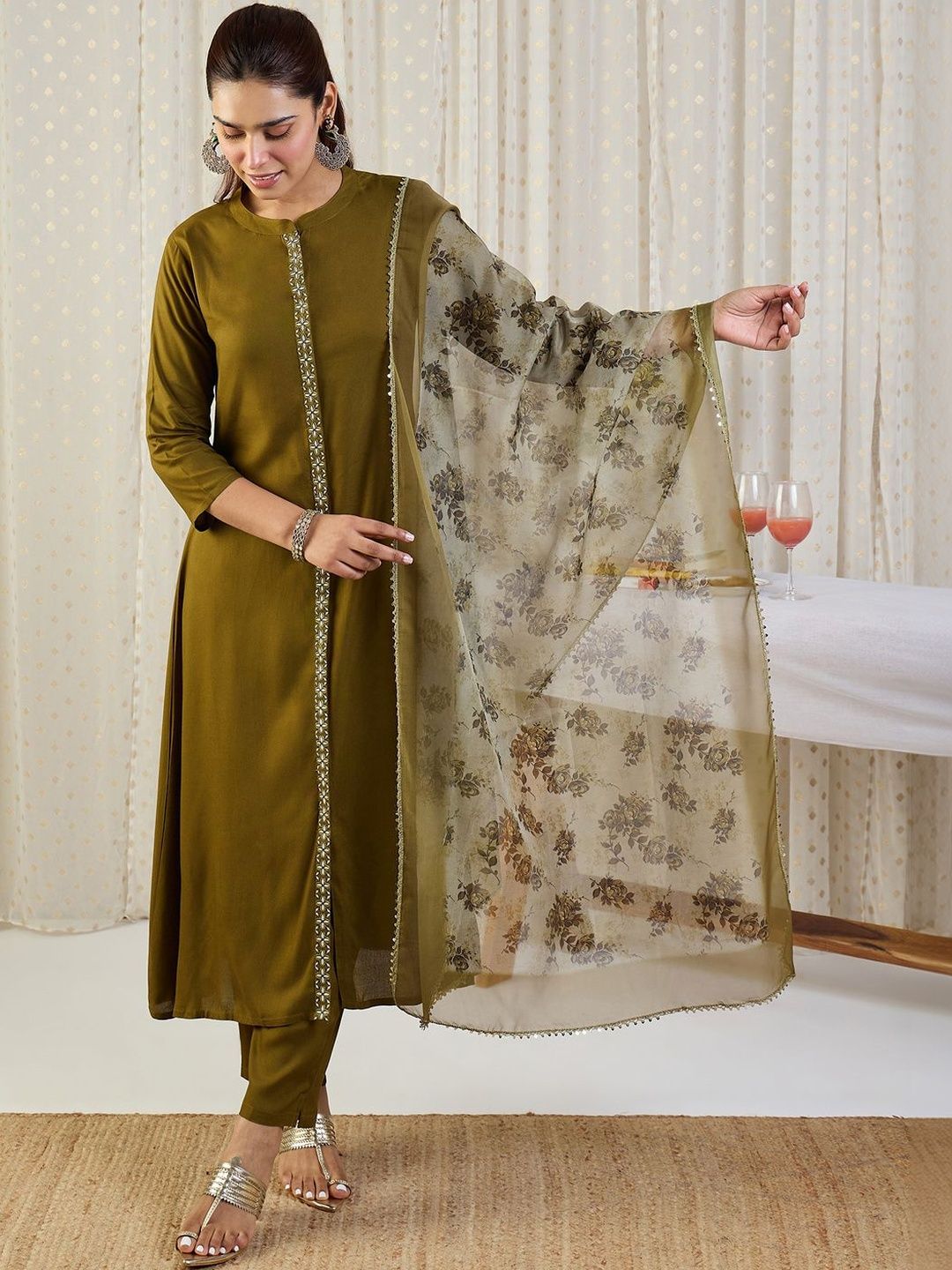 Dhiyona IE Ethnic Motifs Band Collar Thread Work Kurta With Trousers & Dupatta