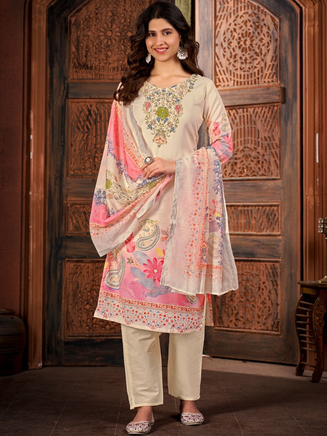 Printed Round Neck Kurta & Trousers With Dupatta