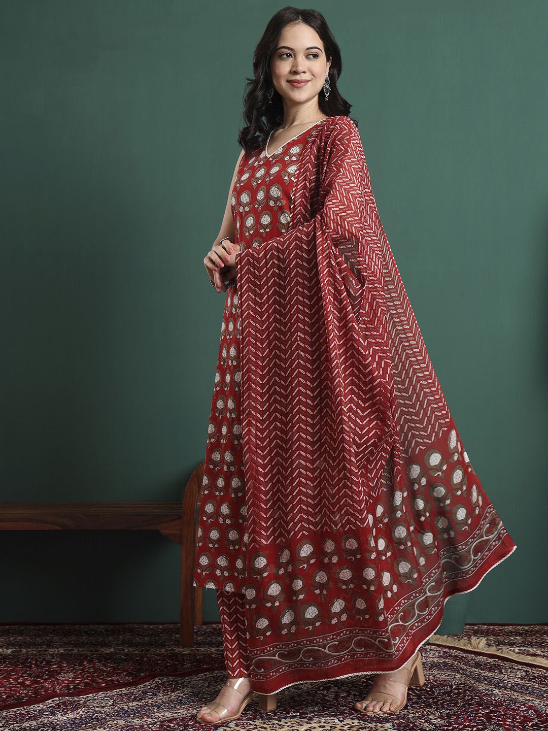 Dhiyona KL Floral Printed V-Neck Pure Cotton Kurta With Trousers & Dupatta