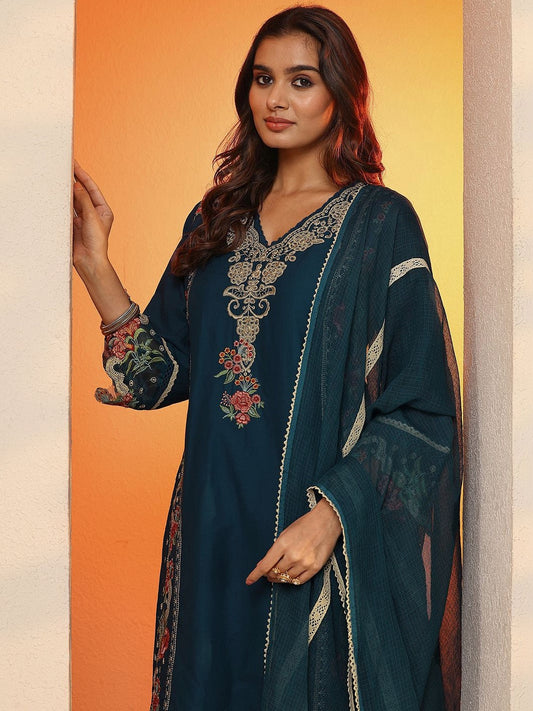 Women Floral Embroidered Regular Thread Work Kurta with Trousers & With Dupatta