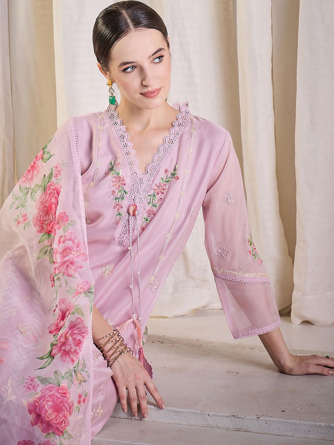 Dhiyona IE Floral Embroidered Thread Work Kurta With Trousers & Dupatta
