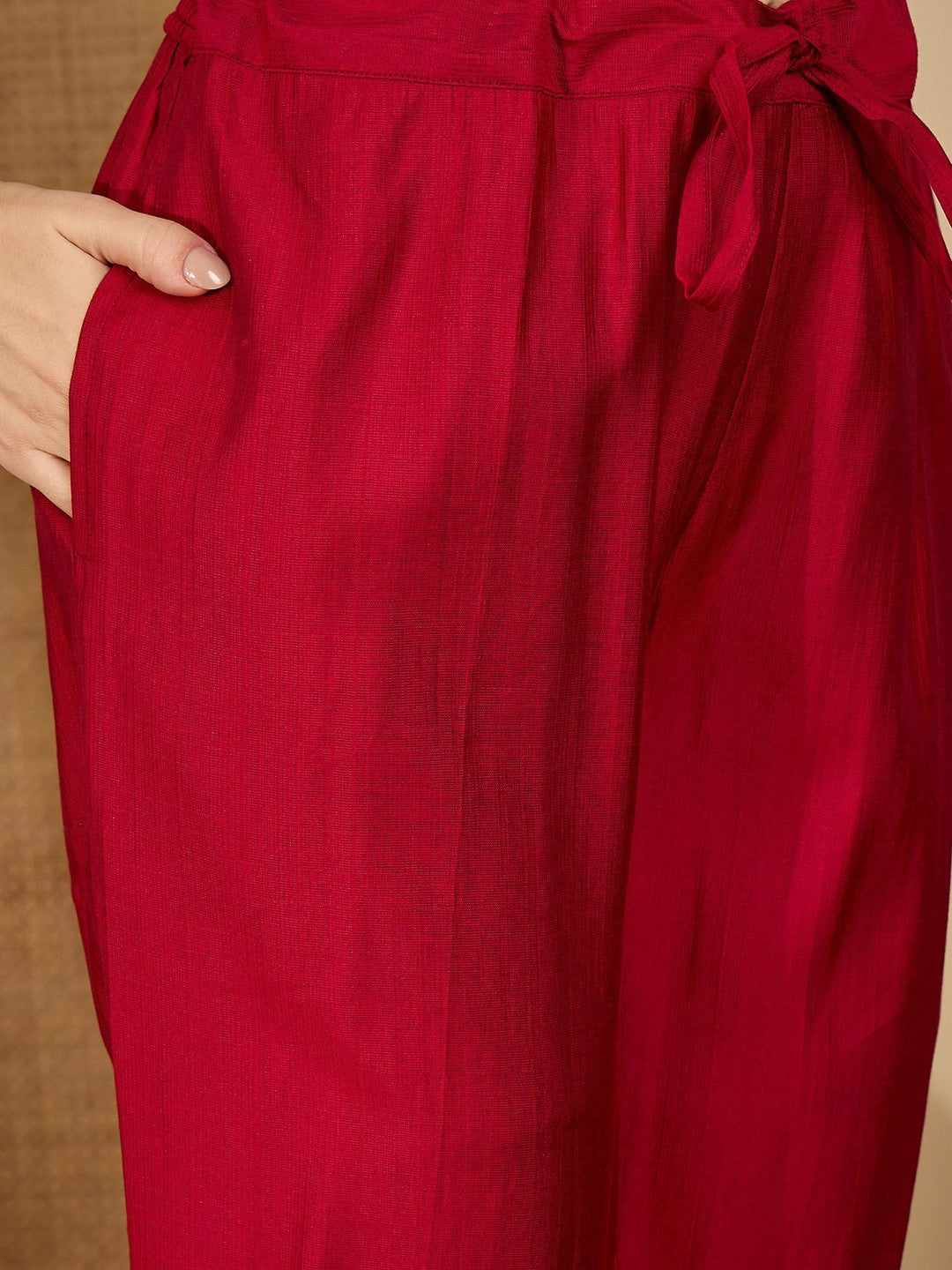 Floral Embroidered Round Neck Thread Work Kurta With Trousers & Dupatta