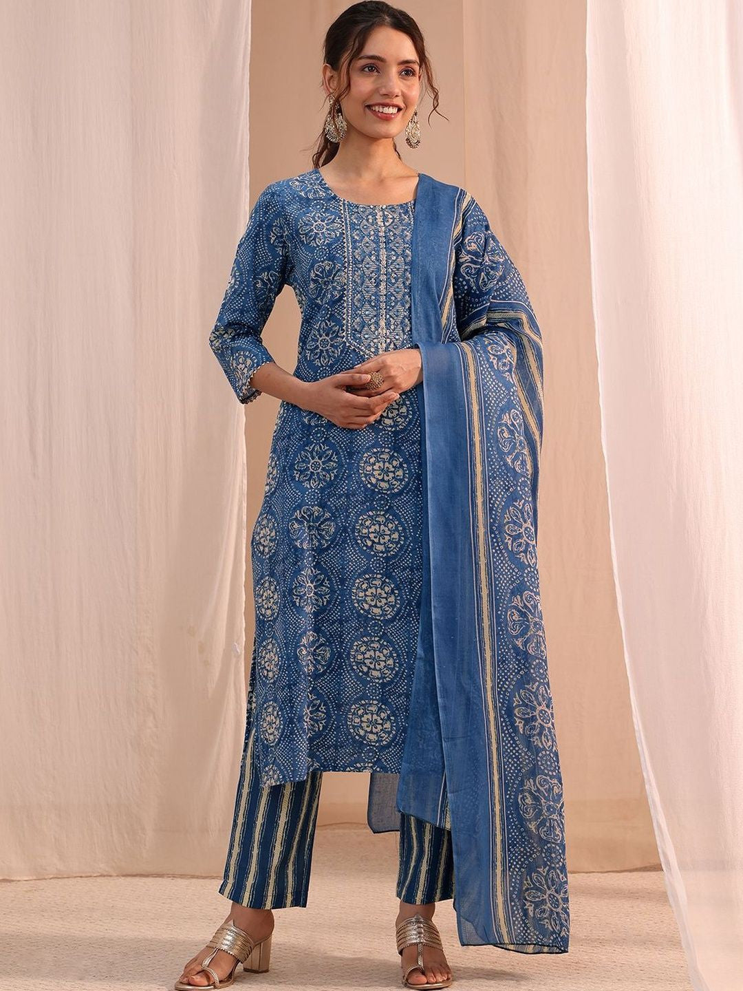 Women Ethnic Motifs Printed Regular Kurta with Trousers & With Dupatta