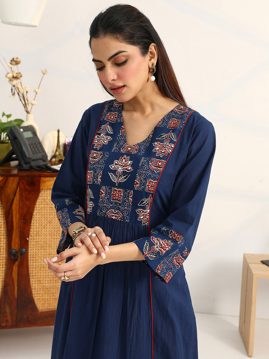 Women Ethnic Motifs Embroidered Regular Thread Work Cotton Blend Kurta with Palazzos & With