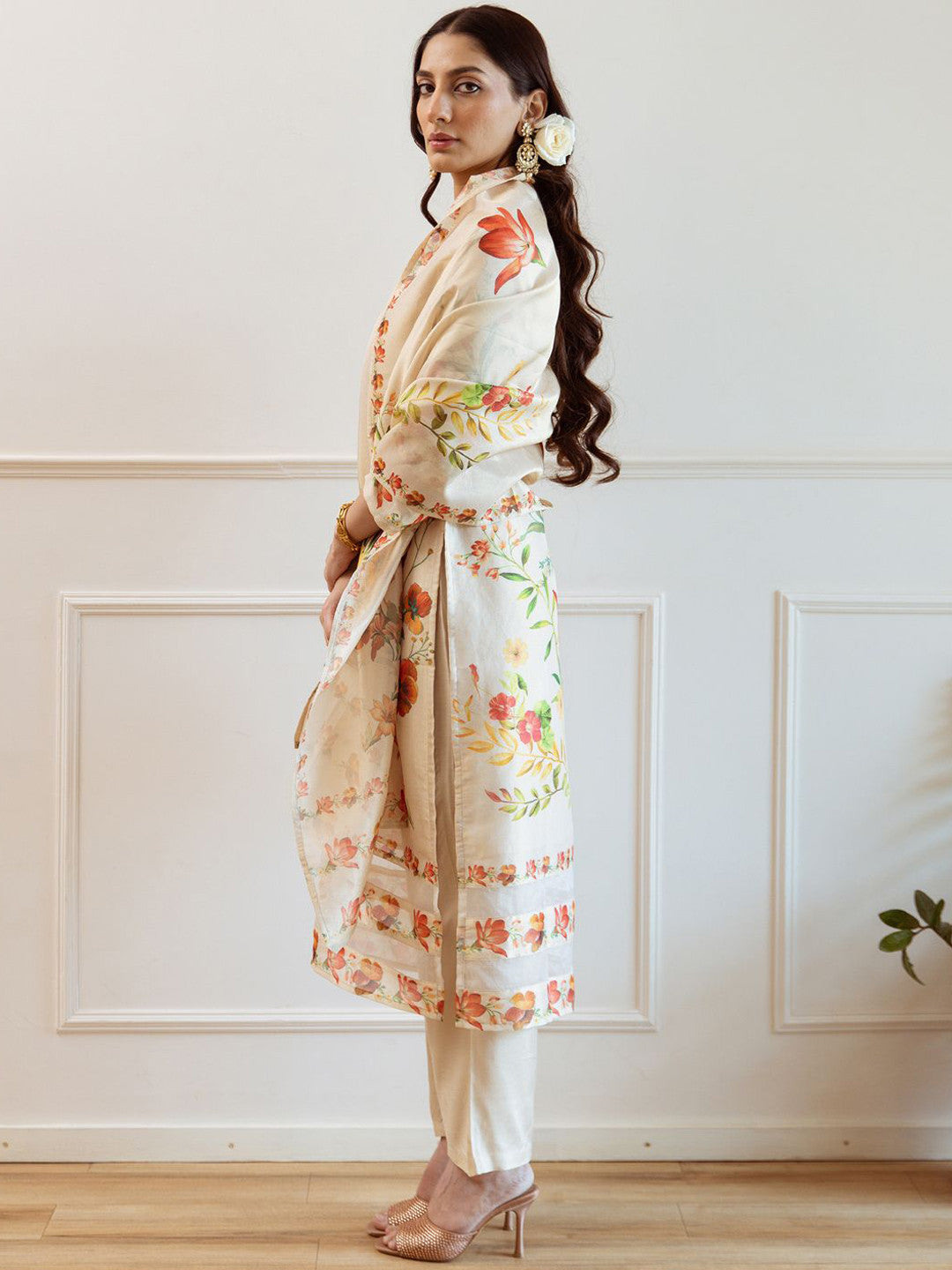 Women Floral Printed Regular Kurta with Trousers Dupatta