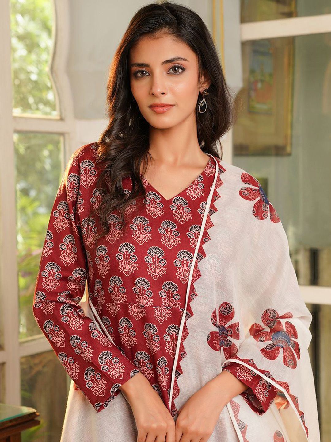 Dhiyona KL Women Floral Printed A-Line Kurta with Palazzo & Dupatta