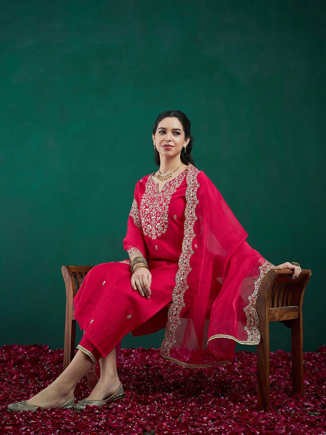 Dhiyona IE Floral Embroidered Regular Liva Zari Kurta With Trousers & Dupatta