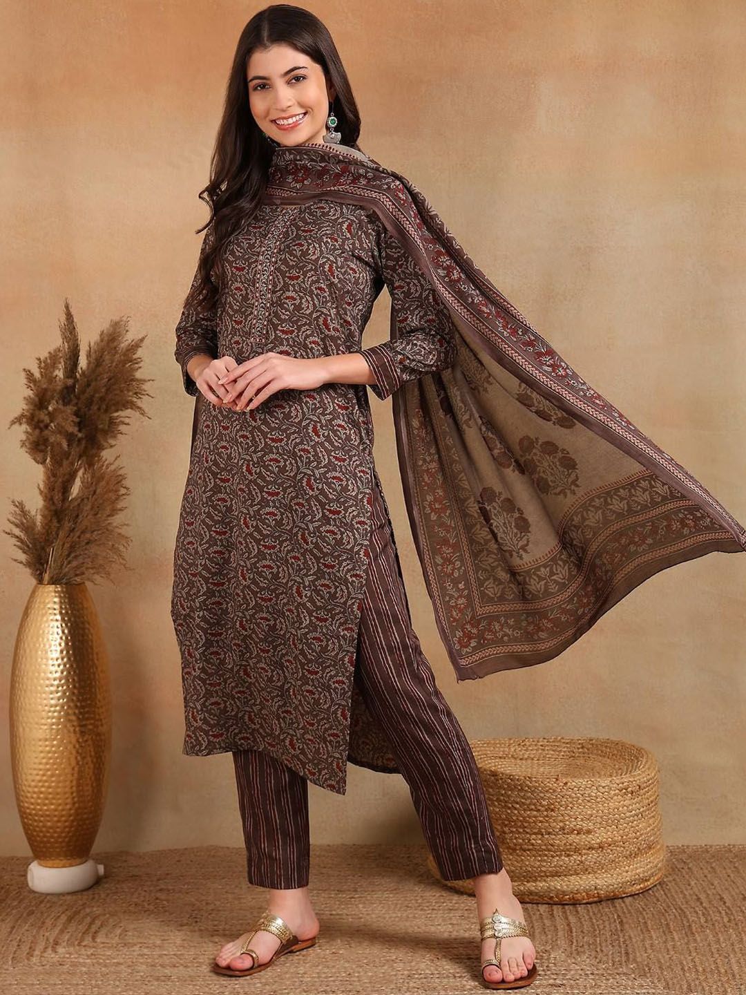 Dhiyona KL Floral Printed Straight Kurta with Trousers & Dupatta