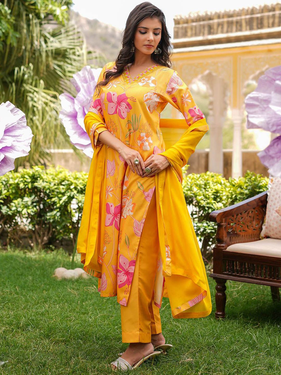Dhiyona KL Floral Printed V-Neck Thread Work Straight Kurta With Trousers & Dupatta