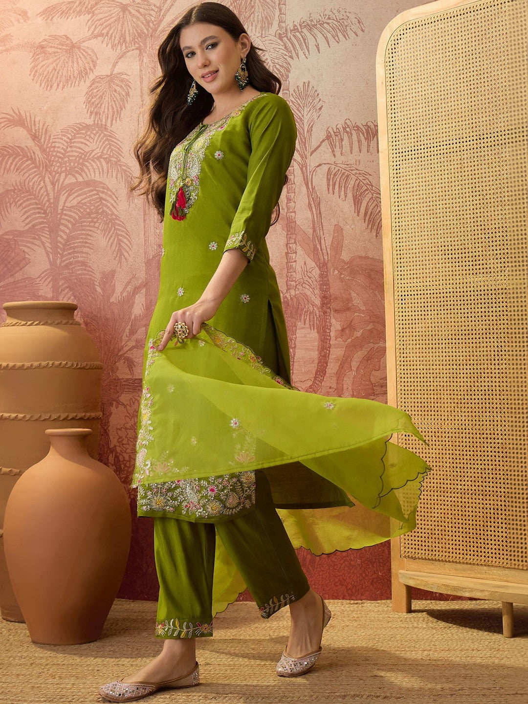 Embroidered Round Neck Kurta & Trousers Kurta Set