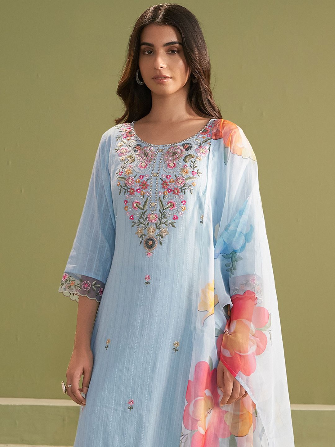 Dhiyona IE Women Ethnic Motifs Embroidered Thread Work Kurta with Trousers & With Dupatta