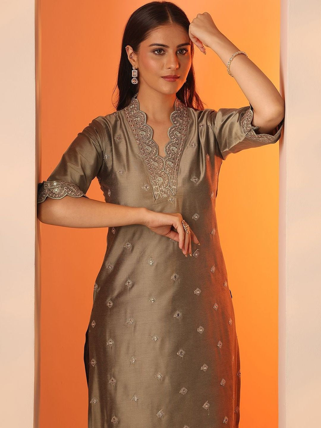 Women Ethnic Motifs Embroidered Regular Thread Work Kurta with Salwar