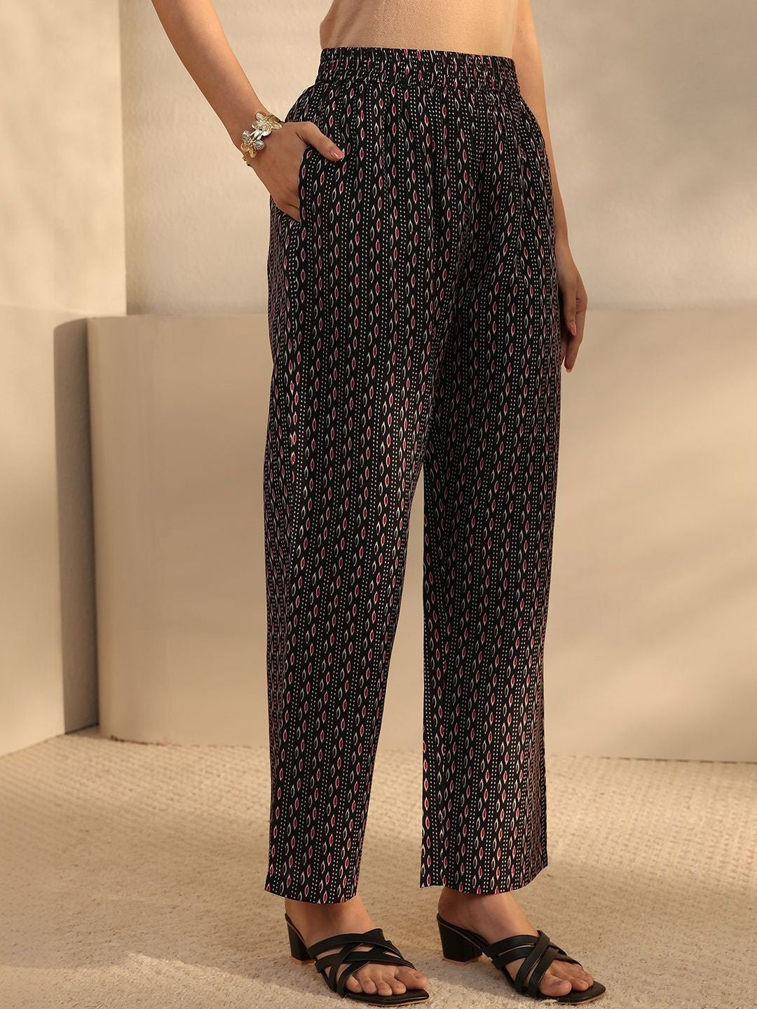 Women Ethnic Motifs Printed Regular Thread Work Kurta with Trousers & With Dupatta