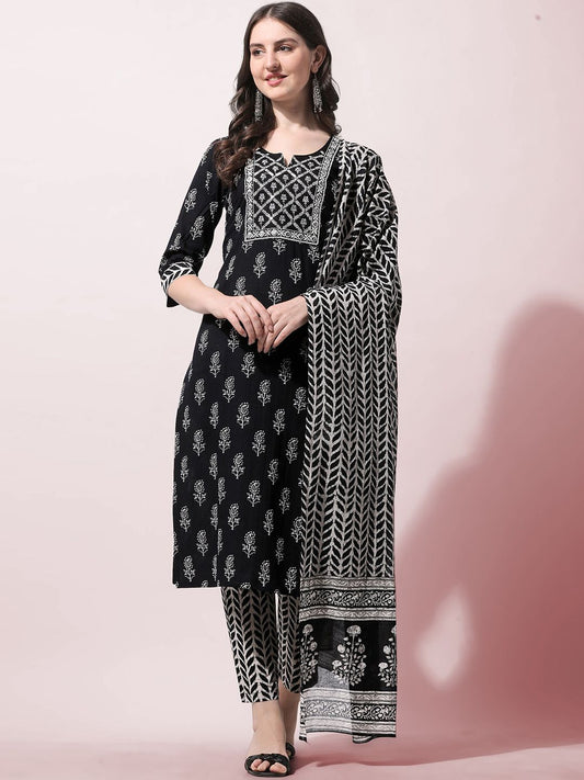 Dhiyona KL Women Plus Size Black Printed Pure Cotton Kurta with Trousers & Dupatta