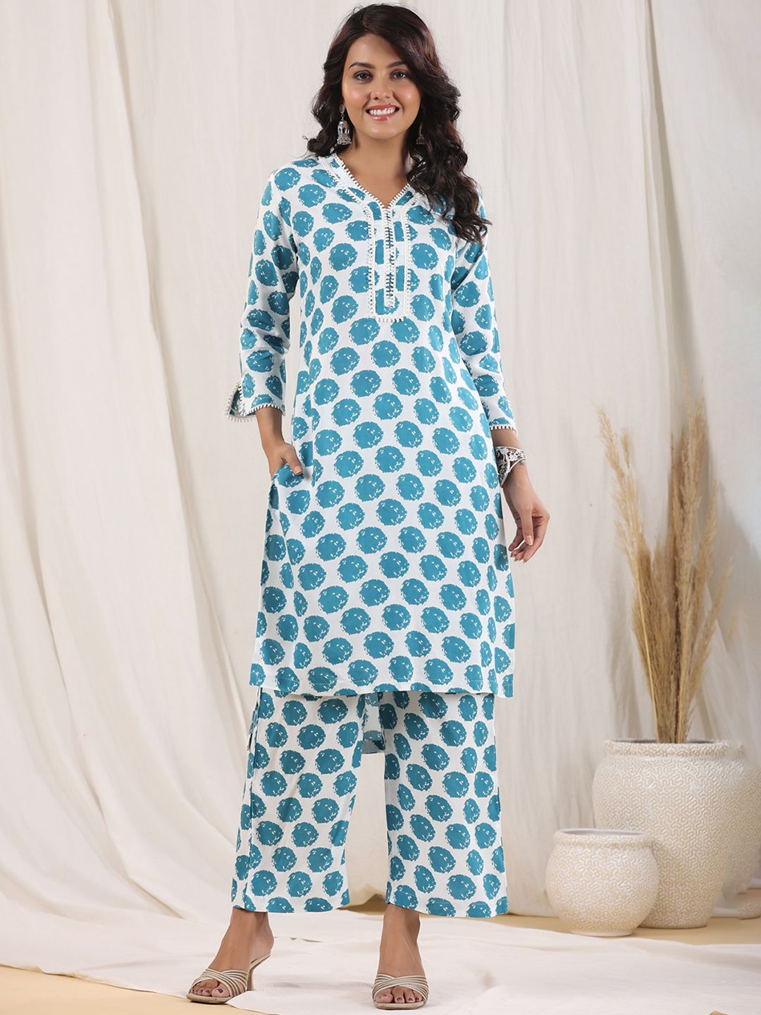 Dhiyona RR Women's Geometric Printed Pure Cotton Kurta With Trousers
