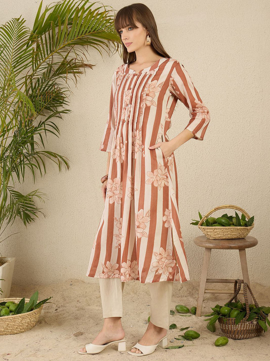 Women Floral Printed Regular Pure Cotton Kurta with Trousers