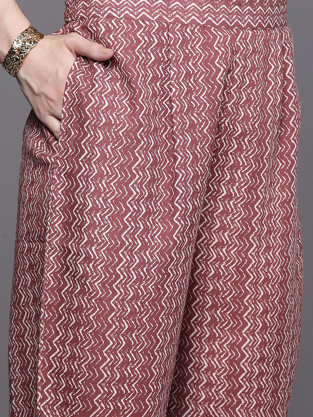 Dhiyona IE Floral Printed Round Neck Three-Quarter Sleeves Pure Cotton Kurta Set
