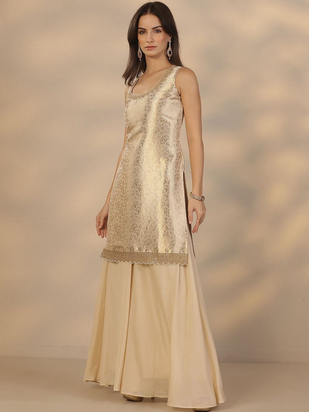 Dhiyona LL Women Regular Kurta with Palazzos & With Dupatta