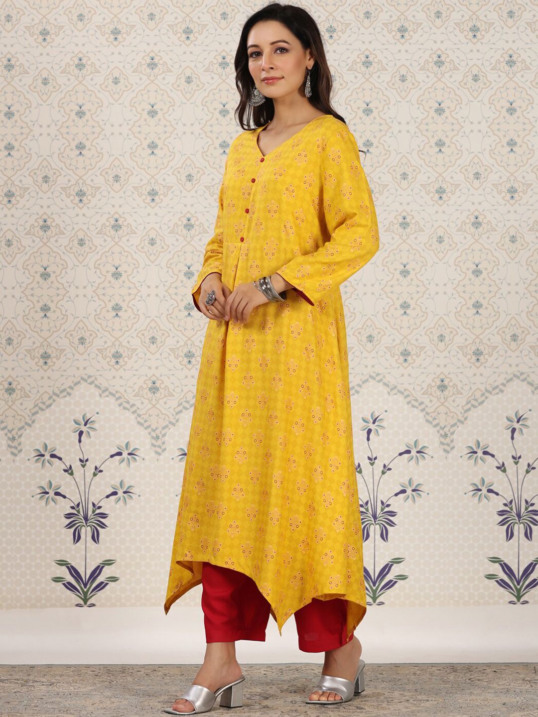 Dhiyona OD  Ethnic Motifs Printed V-Neck Asymmetric A-Line Kurta