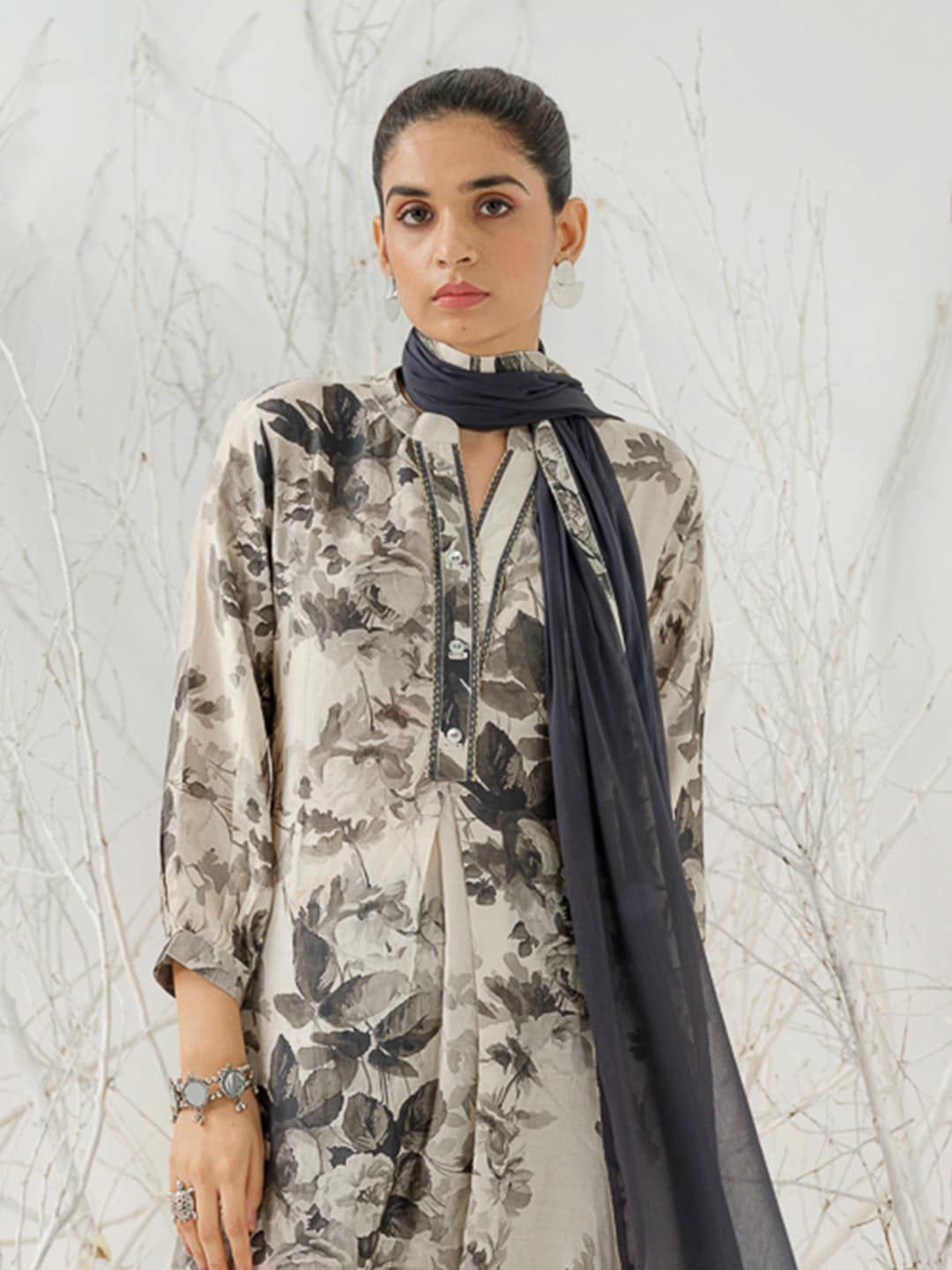 Dhiyona IS Women's Floral Printed Linen Straight Kurta with Trousers & Dupatta