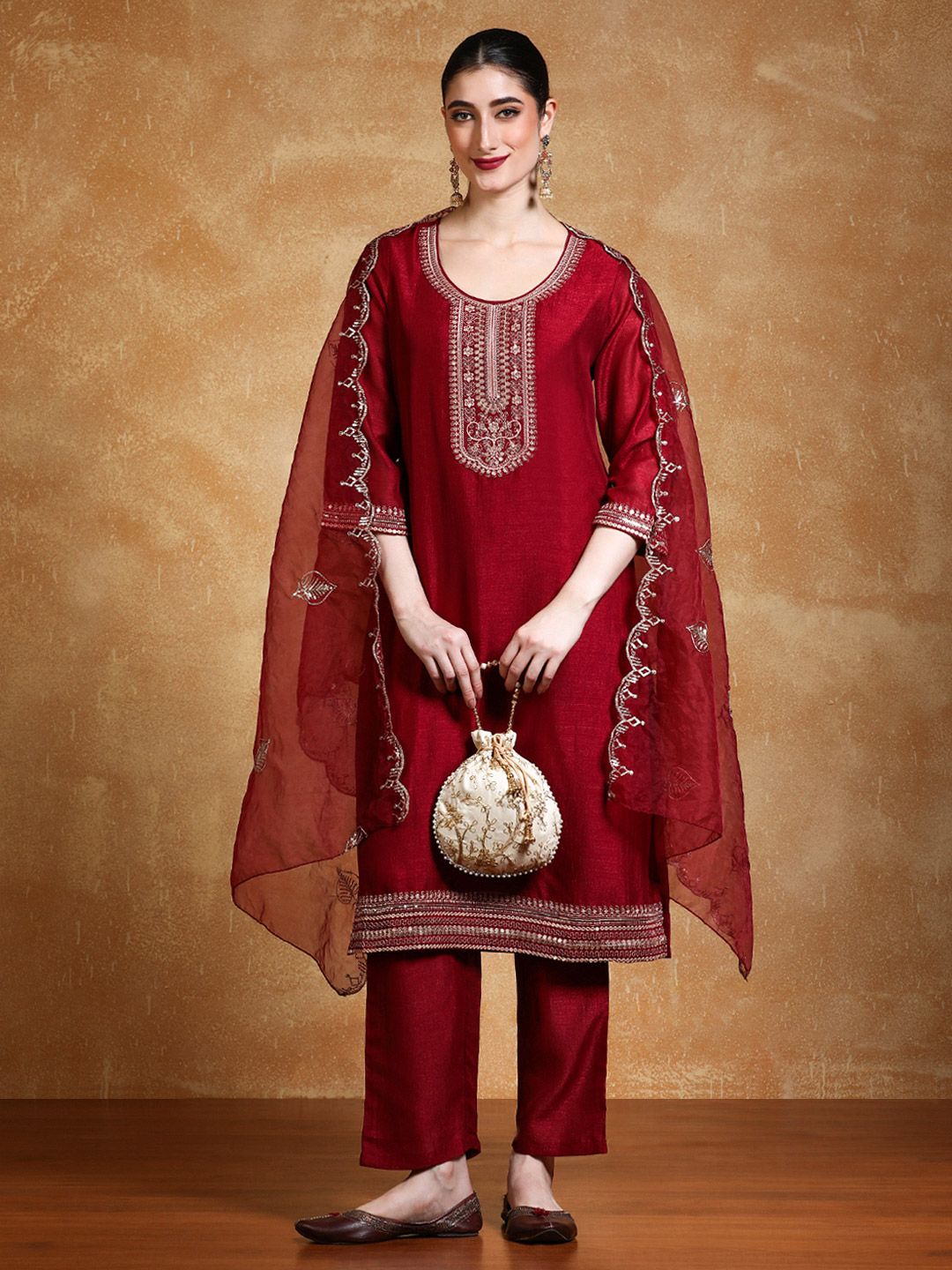 Dhiyona VA Women'sYoke Design Zari Round Neck Straight Kurta With Trousers & Dupatta