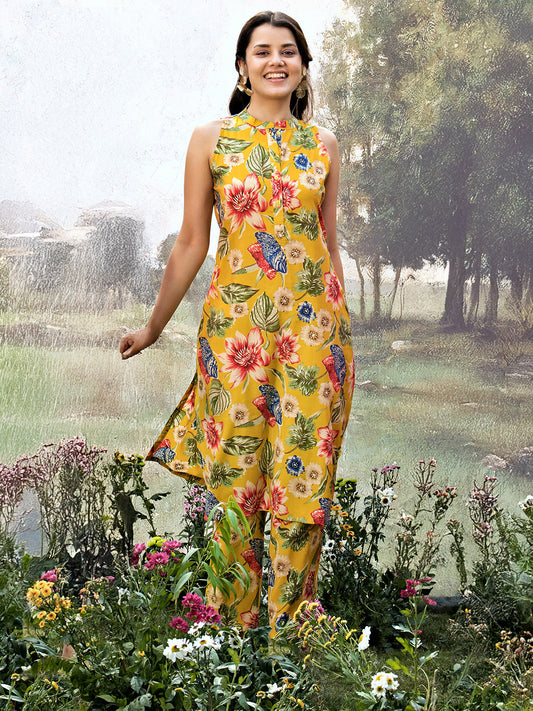 Floral Printed Mandarin Collar Sleeveless Straight Kurta With Trouser