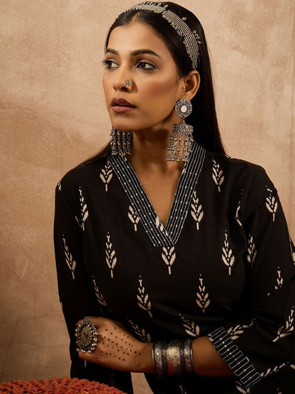 Dhiyona IE Floral Printed V-Neck Pure Cotton Sequinned Straight Kurta