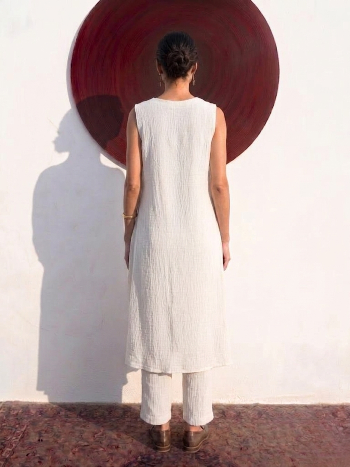 Dhiyona ST Swtantra White Easy Addictive Travel Airflow Sleeveless Kurta and Pant Set