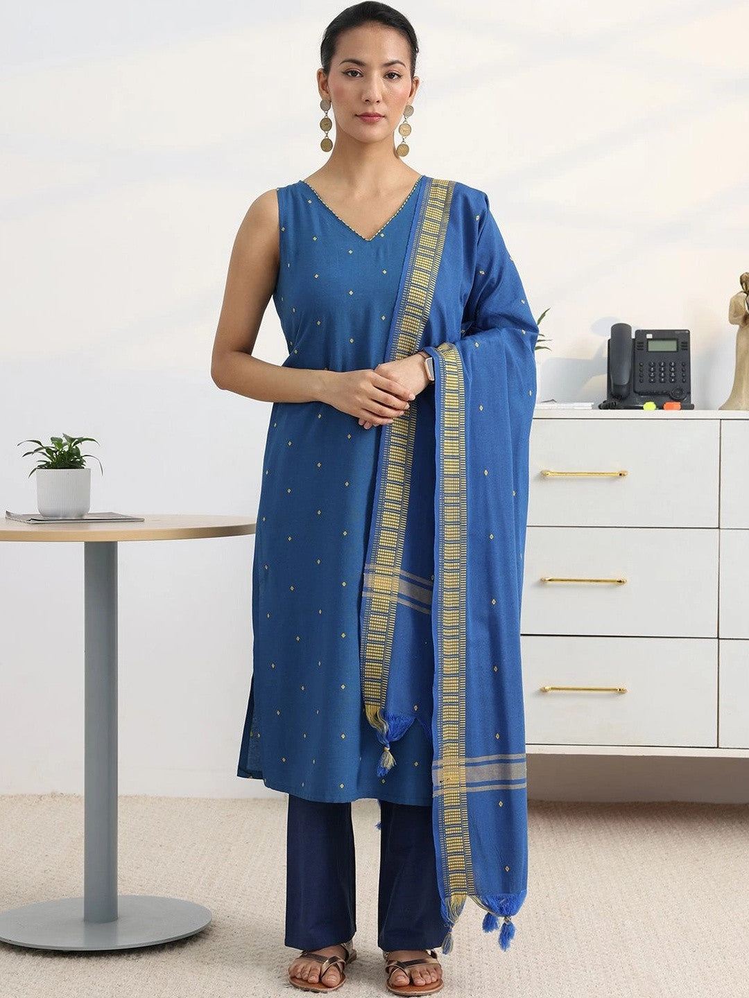 Women Ethnic Motifs Embroidered Regular Thread Work Kurta with Trousers & With Dupatta