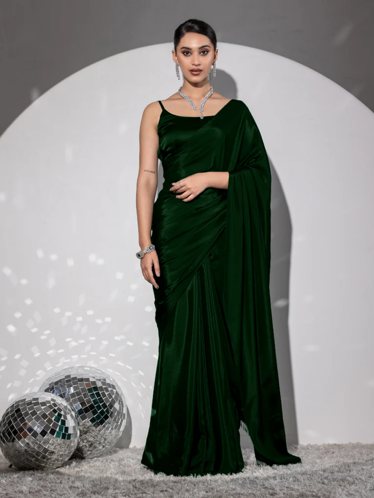 Dhiyona ST Healthify Green Saree with Lace and Blouse Fabric