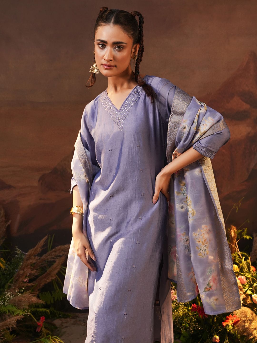 Dhiyona IS Women's Floral Embroidered V-Neck Three-Quarter Sleeves Kurta with Trousers & With Dupatta