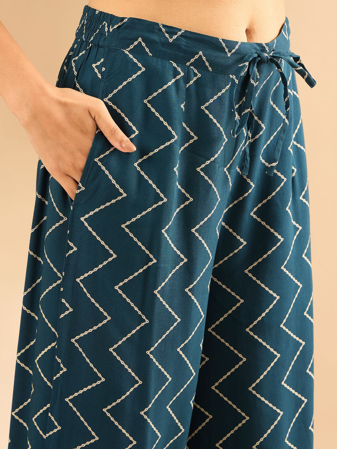 Women Floral Printed Regular Sequinned Kurta with Salwar