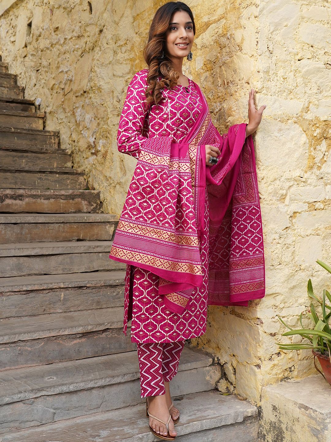 Dhiyona KL Keyhole Neck Ethnic Motifs Printed Regular Kurta with Trousers & With Dupatta