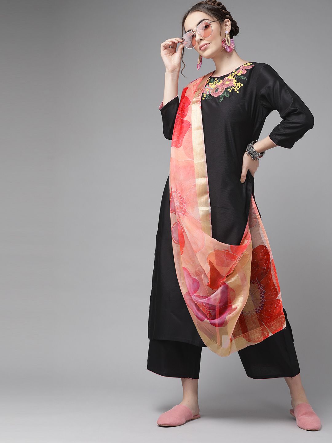Dhiyona IE Classic Black And Peach Embroidered Kurta Set