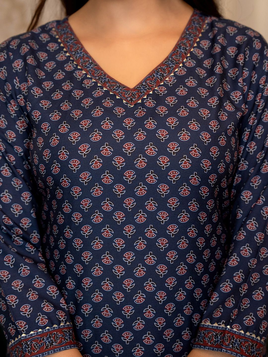 Dhiyona KL Ethnic Motifs Printed Regular Gotta Patti Straight Kurta with Trousers & Dupatta