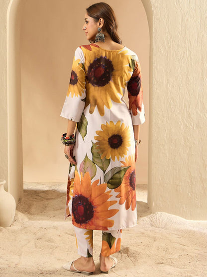 Dhiyona IE Women Floral Printed Regular Kurta with Trousers