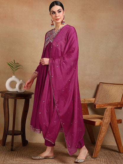 Dhiyona KL Ethnic Motifs Embroidered V-Neck Thread Work Anarkali Kurta with Trousers & Dupatta