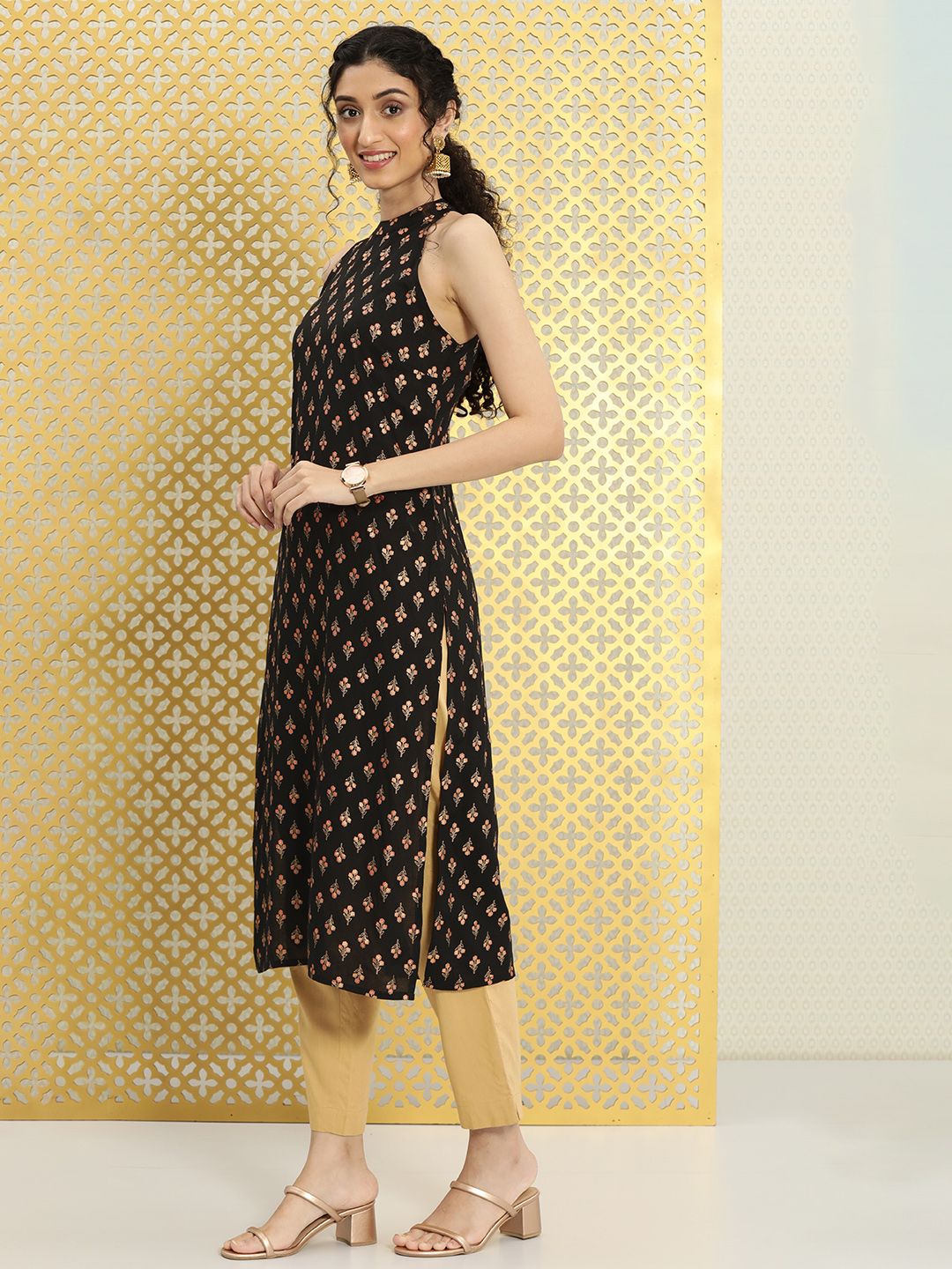 Dhiyona OD  Women Black Floral Printed Halter Neck Pure Cotton Rozana Kurta