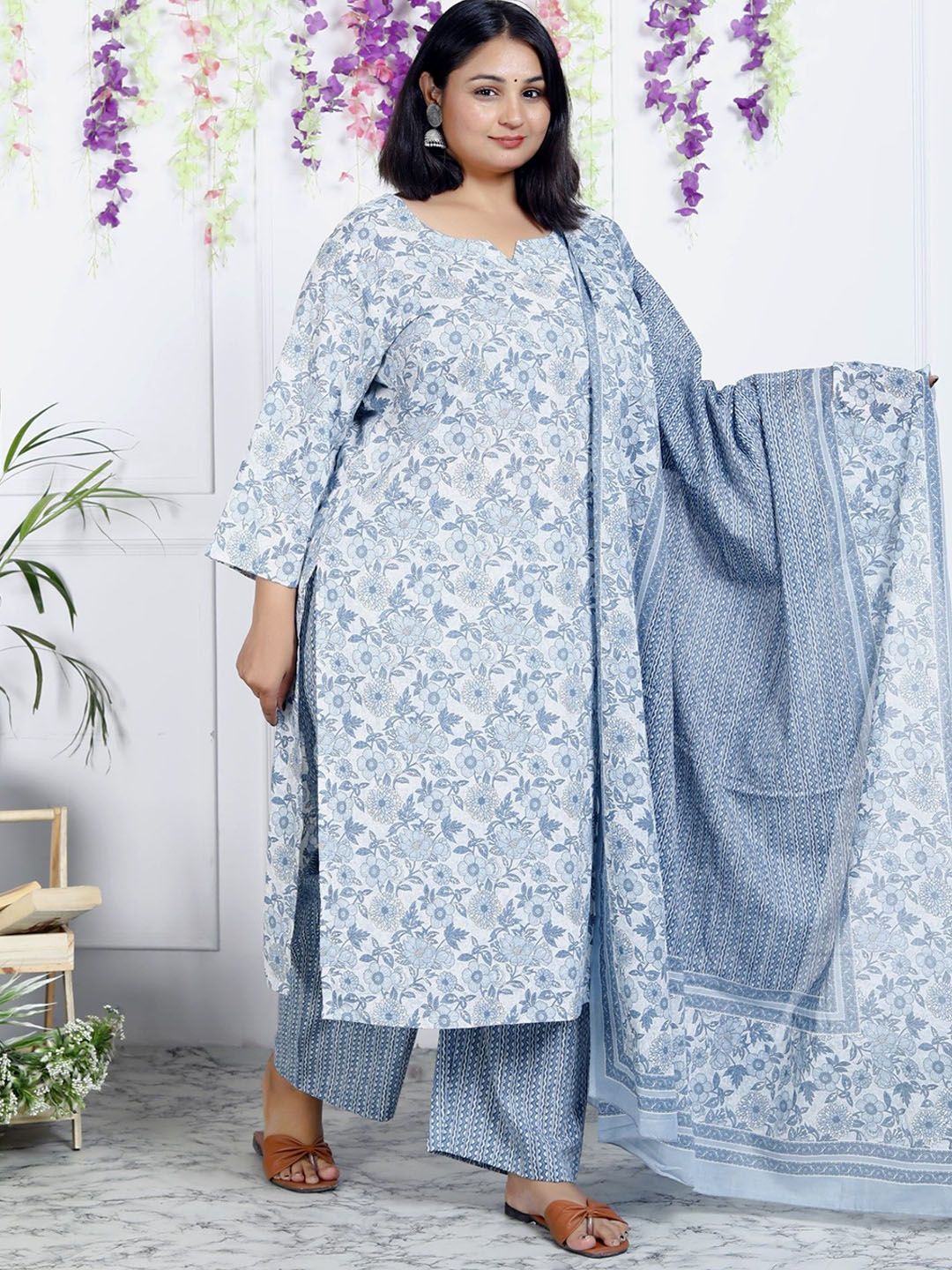 Dhiyona KL Women Floral Printed Regular Sequinned Pure Cotton Kurta with Trousers & With Dupatta