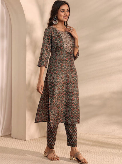 Women Ethnic Motifs Printed Regular Thread Work Kurta with Trousers & With Dupatta