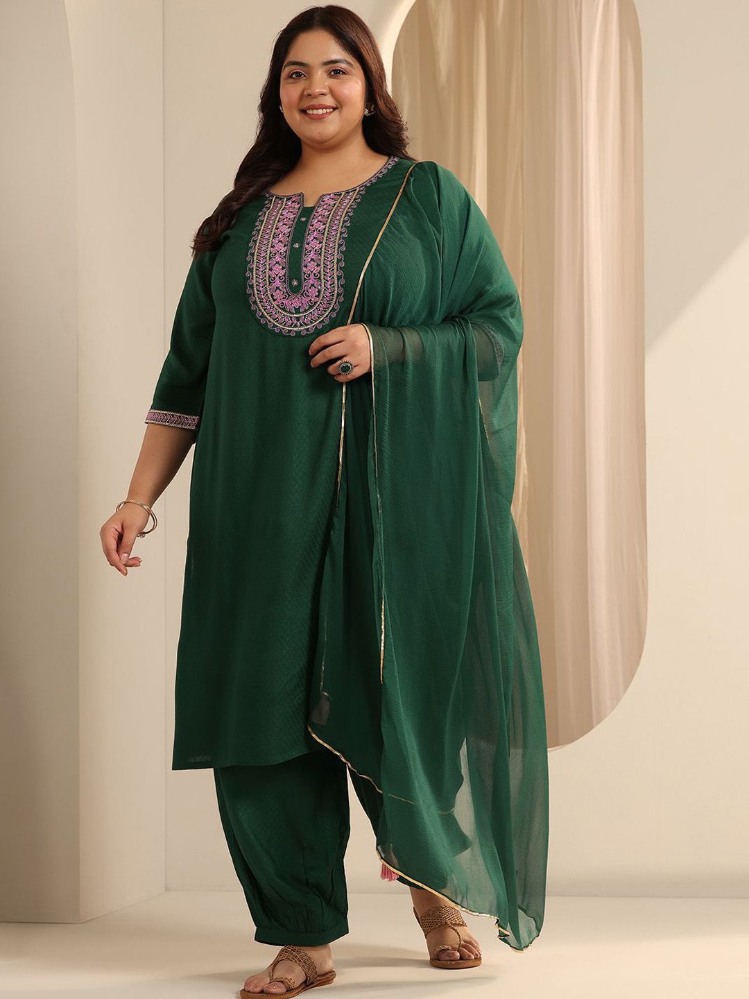 Dhiyona Women's Plus Size Embroidered Kurta with Salwar & Dupatta