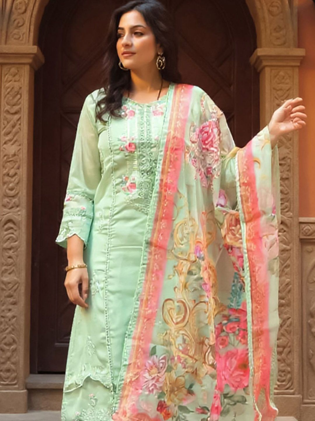 Dhiyona IE Women Floral Embroidered Regular Thread Work Kurta with Trousers & Dupatta