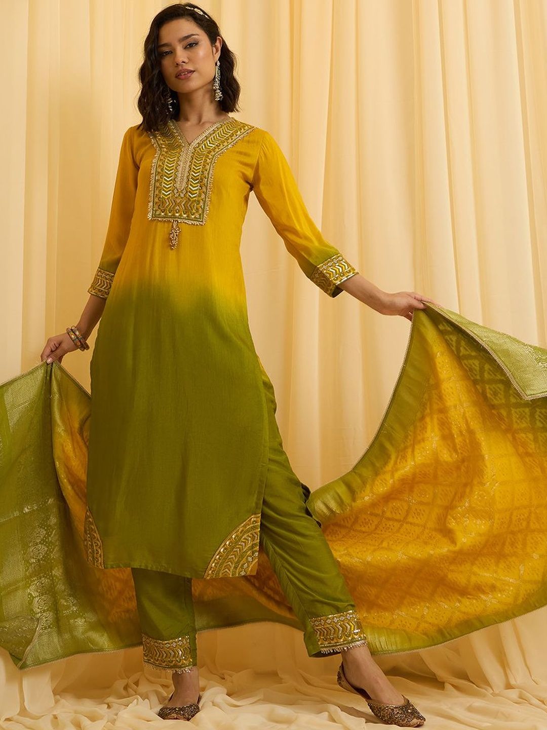 Dhiyona CH Floral Embroidered V-Neck Straight Sequinned Kurta With Trousers & Dupatta