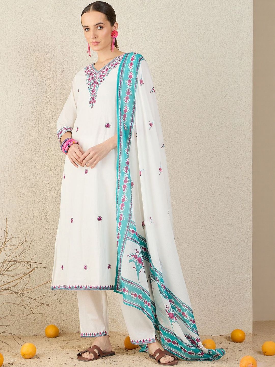 Dhiyona IE Floral Embroidered Thread Work Pure Cotton V-Neck Kurta With Trouser & Dupatta