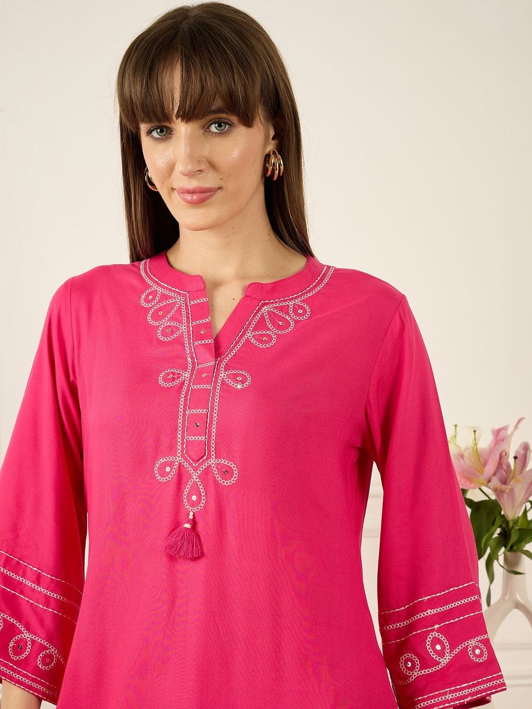 Dhiyona IE Embroidered V-Neck Three-Quarter Sleeves Pure Cotton Tunic And Trousers