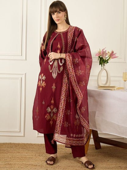 Ethnic Motifs Embroidered Round Neck Thread Work Kurta With Trousers & Dupatta