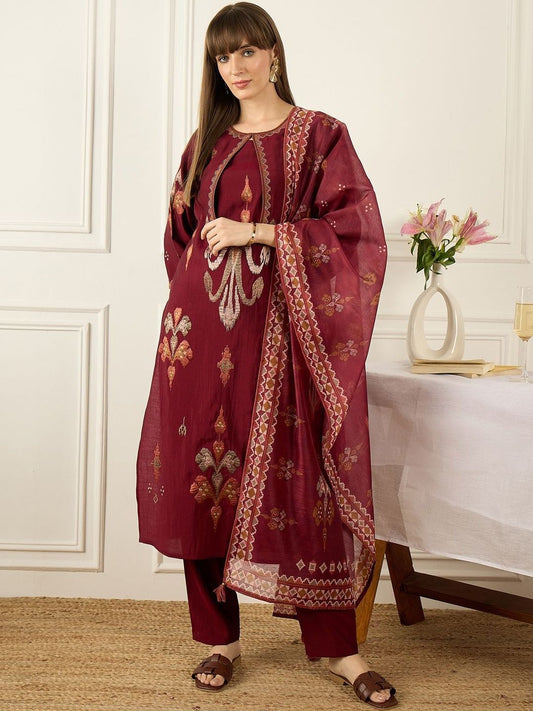 Ethnic Motifs Embroidered Round Neck Thread Work Kurta With Trousers & Dupatta