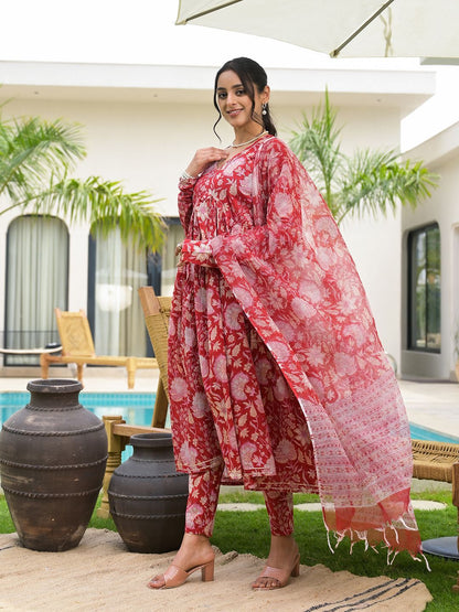 Dhiyona KL Women Floral Printed Gotta Patti V-Neck Empire Kurta with Trouser And Dupatta